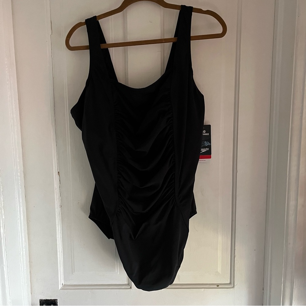 Black Speedo Bio Endurance one piece black suit with ruching size 24 NWT